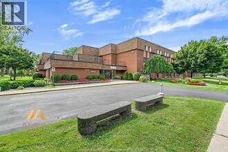 Building Photo - 6555 Thornberry Crescent