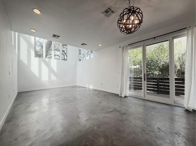 Foto del edificio - 1208 Woodland Ave