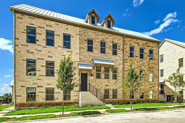 Building Photo - 245 John Webster St