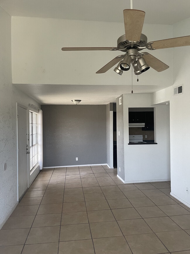 Building Photo - Willow Wood Apartments
