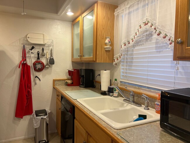 Building Photo - Costa Brava Venice Island 2BR/2BA Condo