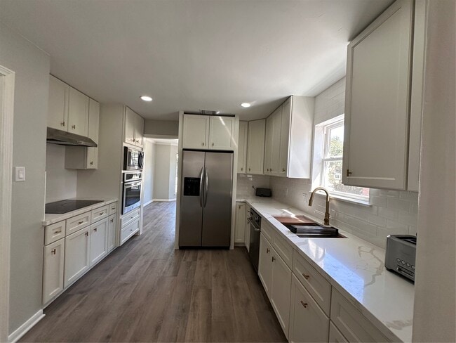 Foto del edificio - 17707 Moss Point Dr