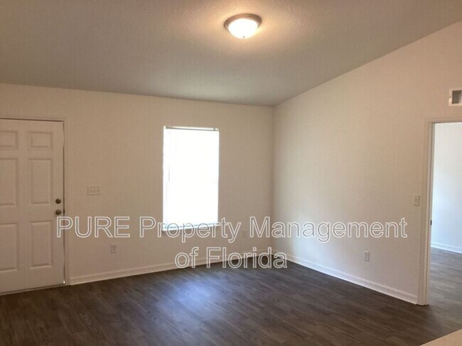 Foto del edificio - 213 Locust Ln Dr