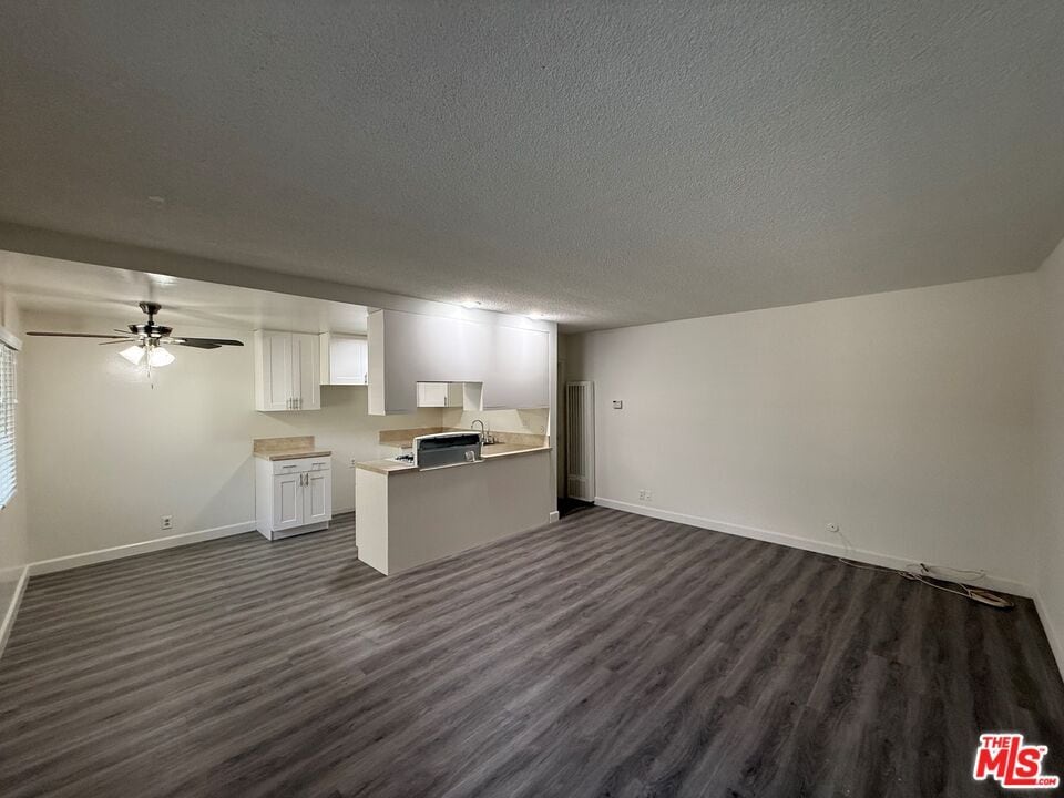 Primary Photo - 13400 Cordary Ave