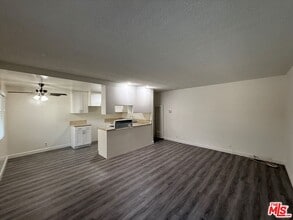 Building Photo - 13400 Cordary Ave