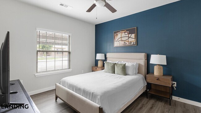Foto del edificio - 8200 Clarksprings Dr