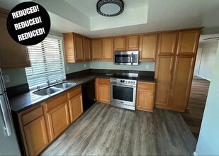 Building Photo - 4957 Del Monte Ave