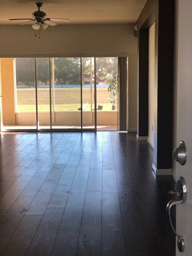 Foto del edificio - 5768 SW 40th Pl