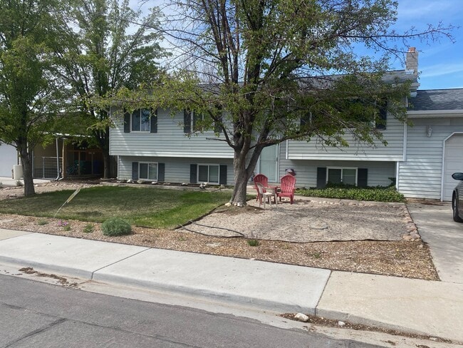 Building Photo - 47 E 1450 N