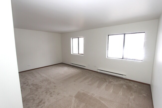 Building Photo - 419 Berkshire Dr