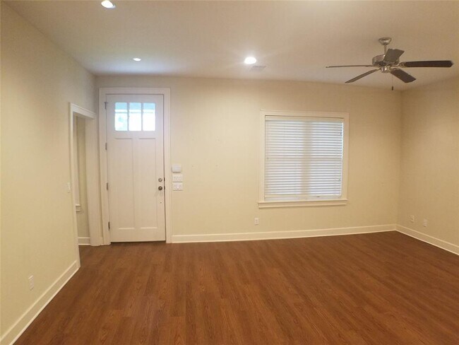 Foto del edificio - 5408 Evans Ave