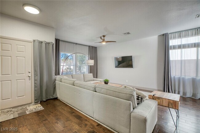 Foto del edificio - 1793 Clear River Falls Ln