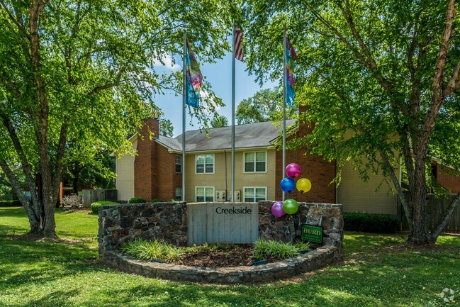 Building Photo - Creekside Apartments