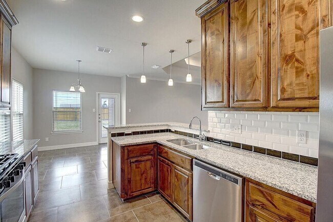 Foto del edificio - 7530 Sable Creek Dr