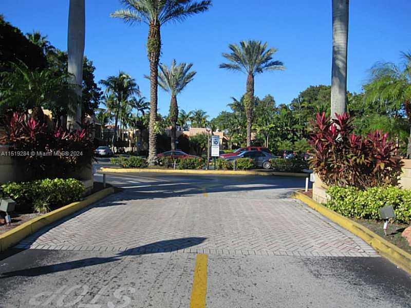 Foto principal - 7929 SW 104th St