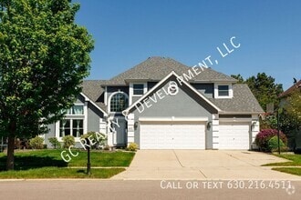 Building Photo - 810 Clarendon Ln