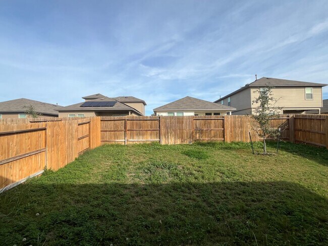 Building Photo - 324 Middle Green Loop, Floresville, TX. 78114