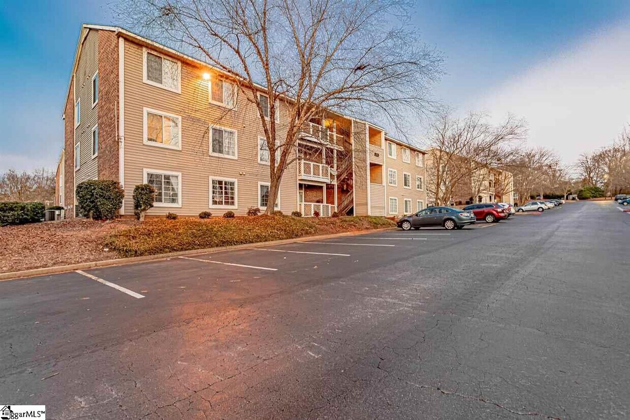 220 Elm St Unit 102, Clemson, SC 29631 Condo for Rent in Clemson, SC