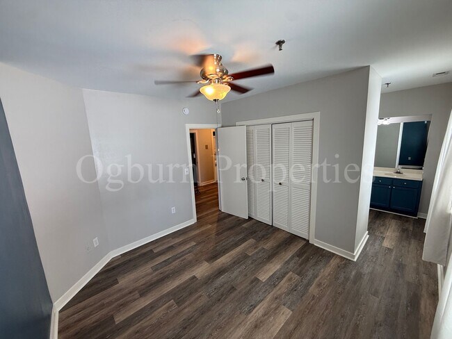 Foto del edificio - 315-507 N. Spruce St-1BR/1.5BA-Downtown APT!!!