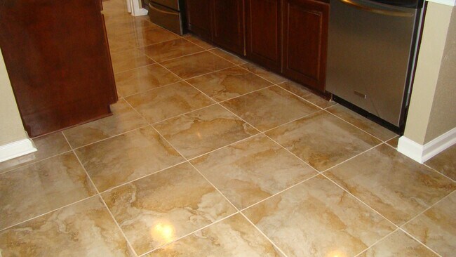 Foto del edificio - 2715 Sunbird Dr