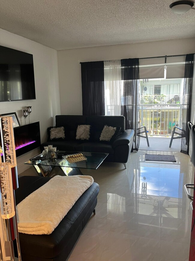 Foto del edificio - 9375 Fontainebleau Blvd