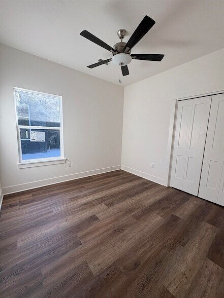 Building Photo - 4831 N Vassar Ave