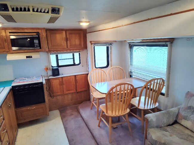 Foto del edificio - 2552 Smith Ave