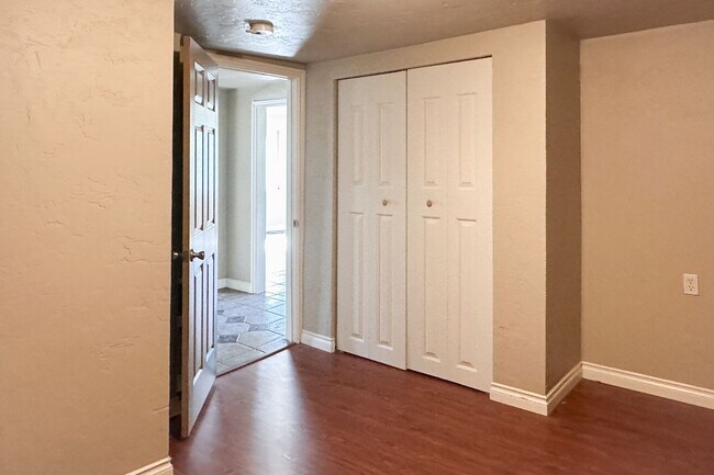 Foto del edificio - Charming 3-Bedroom Home in the Heart of Wi...