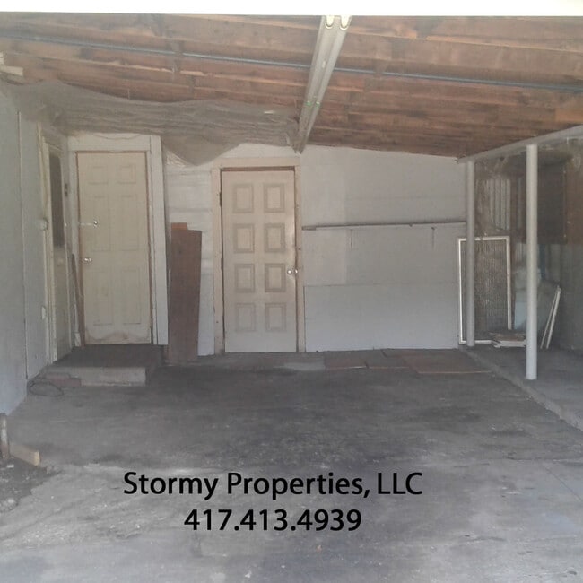 Building Photo - 1377 E Florida St