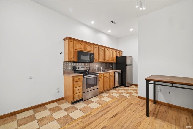 Foto del edificio - 110 W 6th St