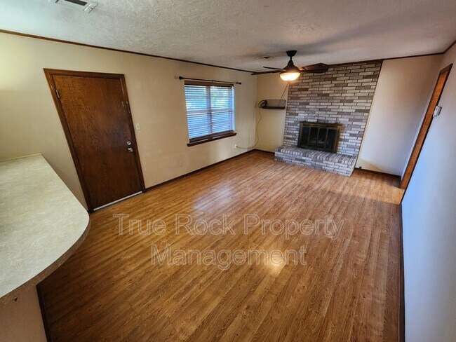 Foto del edificio - 329 S Morrison Dr