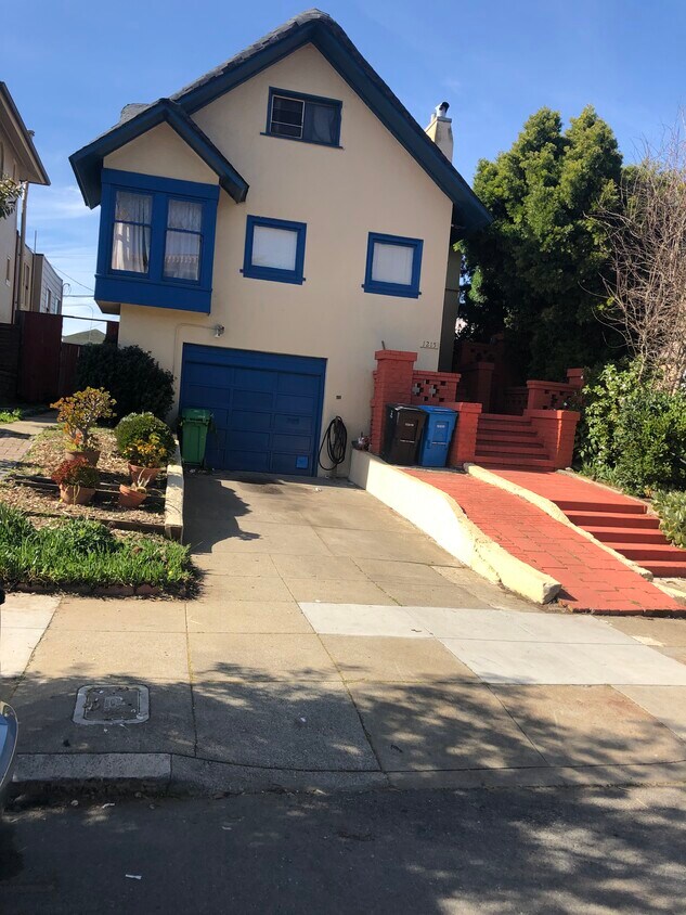 Foto principal - 1215 29th Ave