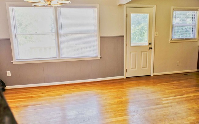 Foto del edificio - 965 Fredericksburg Rd