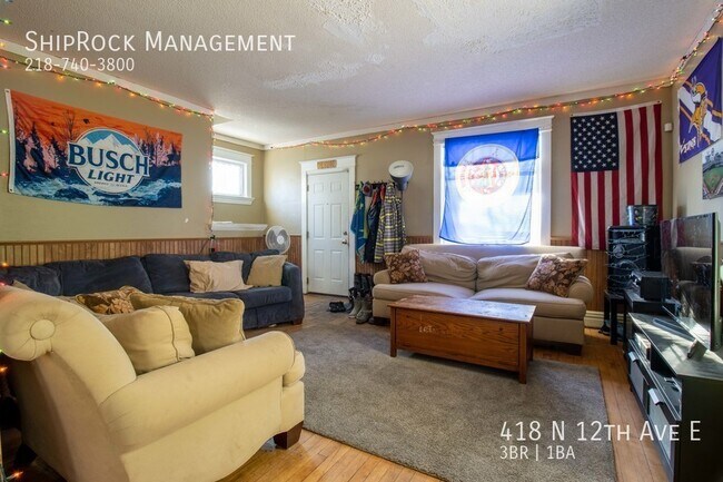 Building Photo - 418 N 12th Ave E