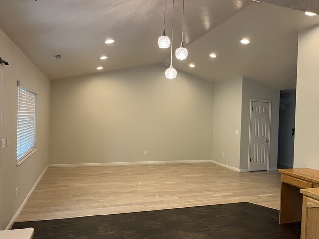 Building Photo - 1645 W 25 N