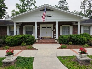 Building Photo - 314 SW Sunnydale Gln