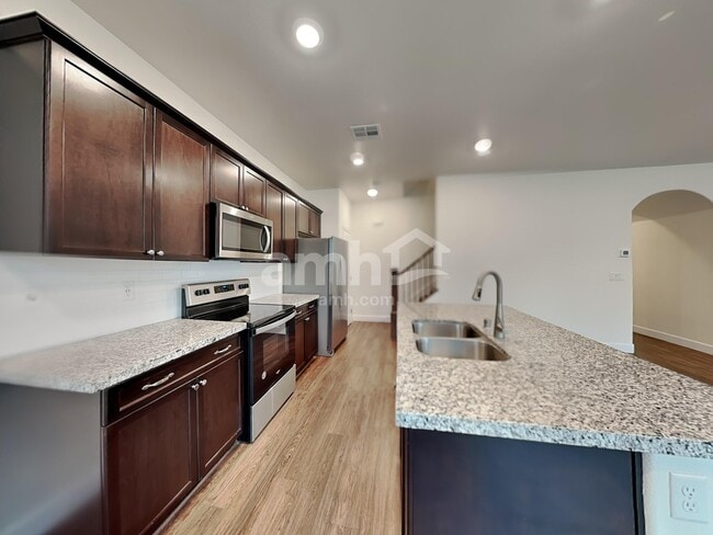 Building Photo - 1479 Garden Swing Ave