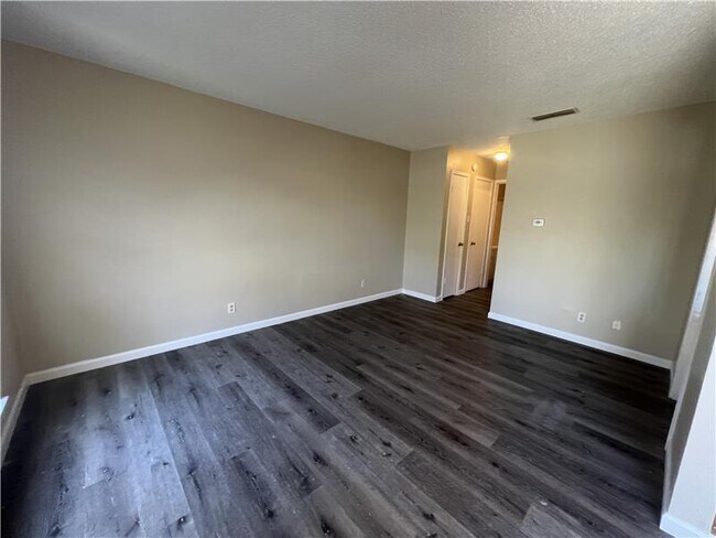 Building Photo - 2314 Andover Dr