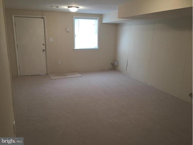 Foto del edificio - 6543 Beechwood Dr