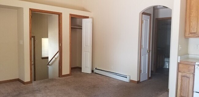 Foto del edificio - Spacious 4 Bed, 2 Bath Home with Finished Basement, Large Deck & Yard Near CSU