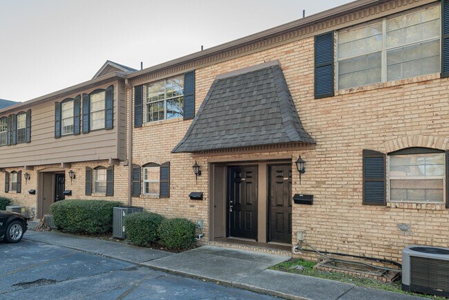 Building Photo - 3324 Warringwood Dr