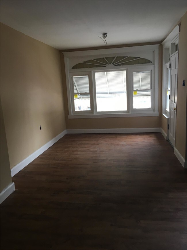 Foto del edificio - 7432 Beverly Rd. - Unit 1
