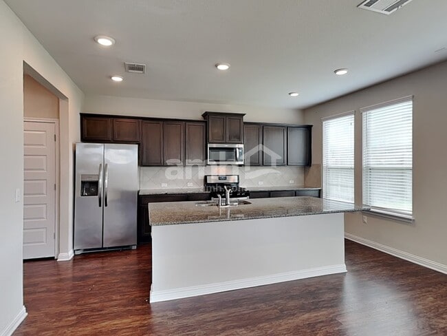 Building Photo - 5712 Kara Dr