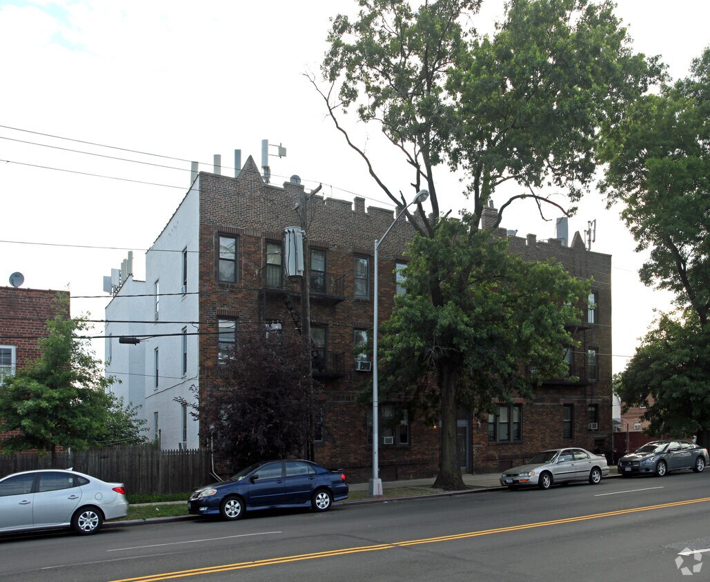 221-15 Hempstead Turnpike - 221-15 Hempstead Tpke