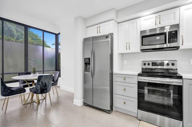 Building Photo - 7484 La Paz Boulevard Unit 101