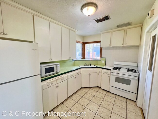 Building Photo - 2 br, 1 bath House - 1720 Cherry Ave