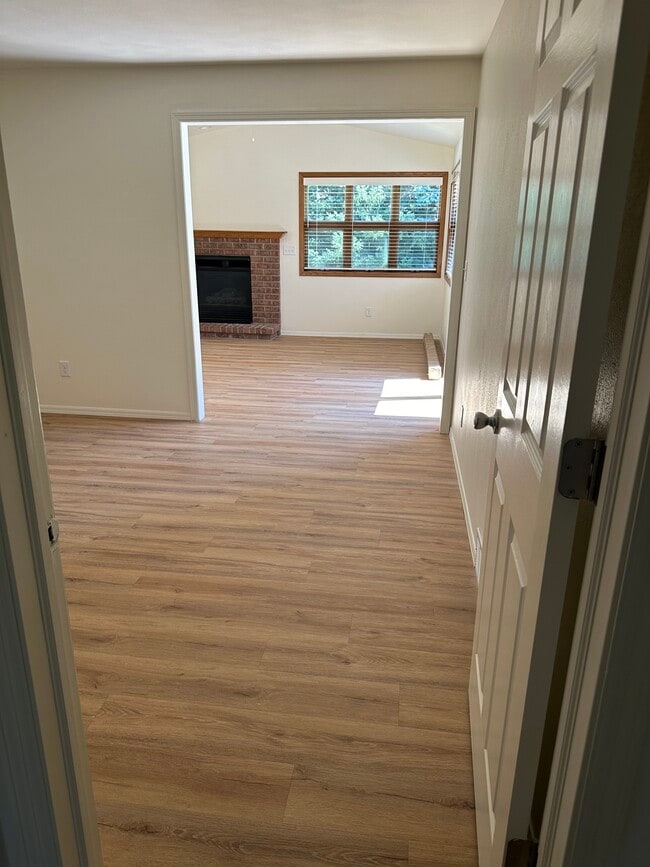 Master bedroom - N420 Kilsdonk Ct