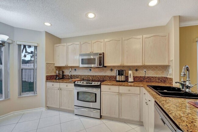 Building Photo - 6347 Barton Creek Cir