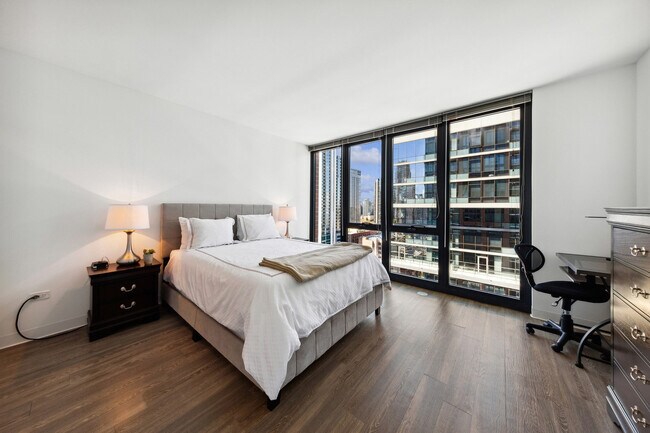 Foto del edificio - 637 N Wells St