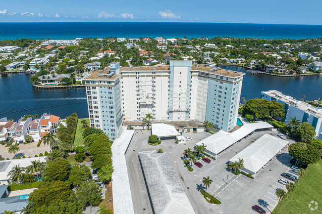 Alternate - The Barrton Condominiums